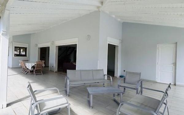 Maison à louer    4 pièces •  Saint-François