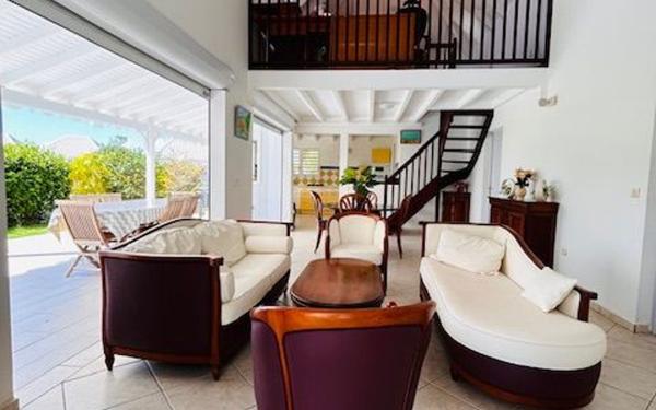 Maison à louer    4 pièces •  Saint-François