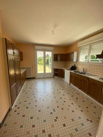 MESLAY DU MAINE, pavillon T5 de 104,30 m²