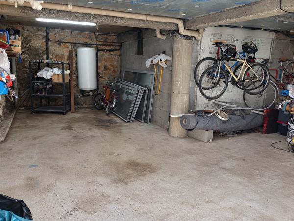 Maison de 84 m² avec sous-sol complet sur 4 965 m² de terrain – Accès rivière – Silhac