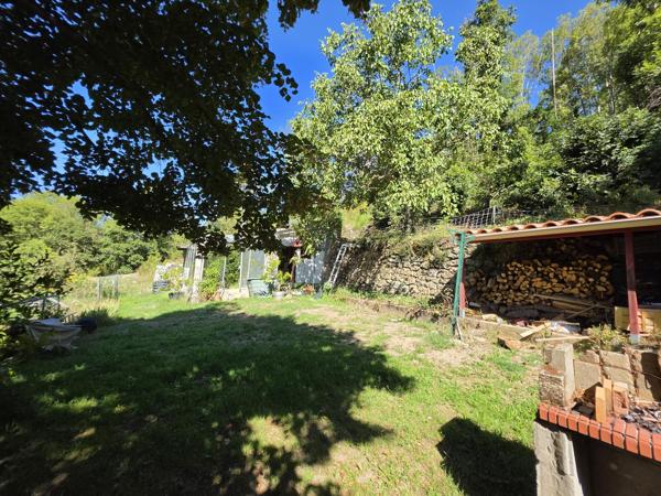 Maison de 84 m² avec sous-sol complet sur 4 965 m² de terrain – Accès rivière – Silhac