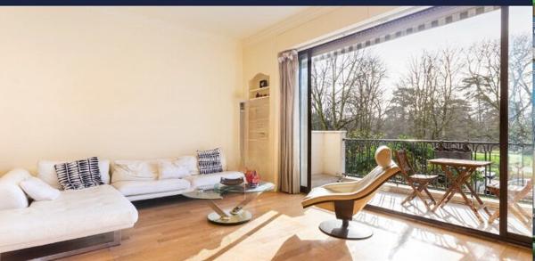 92200 Neuilly-sur-Seine appartement 2-3 pieces vue dégagée bois.