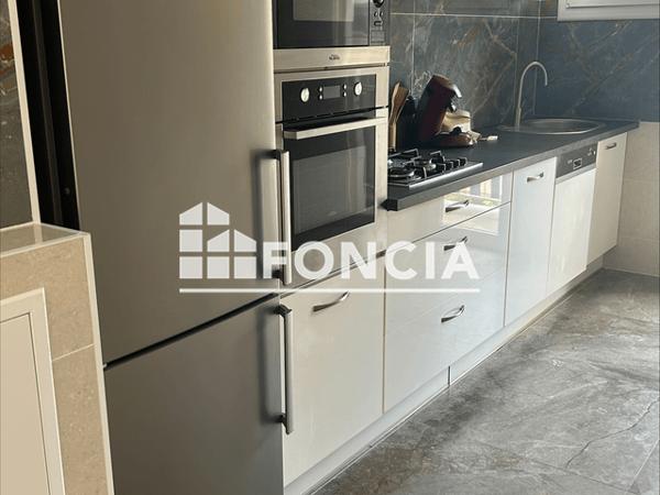 Location Appartement meublé 4 pièces 74.15 m² - Marignane 13700