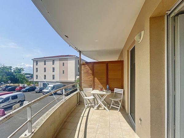 Appartement T3 Manosque 59.76 m²  terrasses garage parking