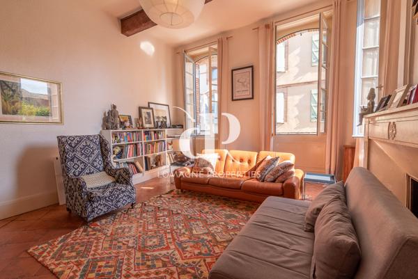 Beaumont-de-Lomagne (82500) Maison de Ville Surprenante !