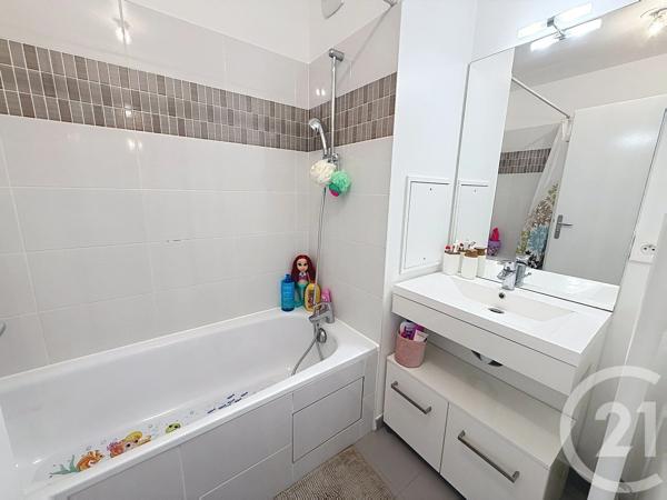 Appartement F4 à vendre  4 pièces - 80,80 m 2   GONESSE  - 95