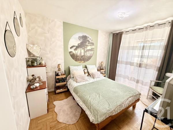 Maison à vendre  7 pièces - 180 m 2   LE THILLAY  - 95