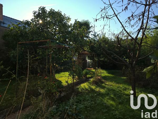 Maison à vendre 8 pièces 216 m² Saint-Barthélemy-d'Anjou