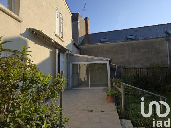 Maison à vendre 8 pièces 216 m² Saint-Barthélemy-d'Anjou