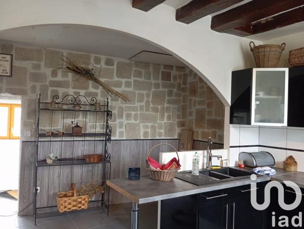 Maison traditionnelle 3 pièces de 99 m² à Vernou-sur-Brenne (37210)