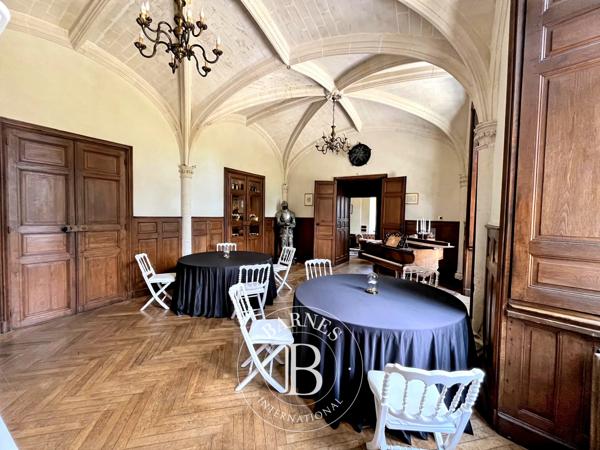 Château-du-Loir, Château 15 Chambres -  680 m² à vendre