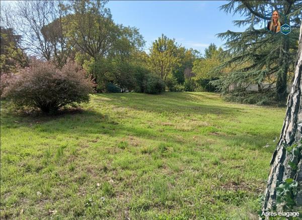 Terrain constructible et viabilisé 984 m²
