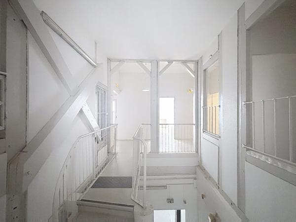 CARMES – Ensemble 500 m² en copropriété (5 lots) – Gros œuvre sécurisé –