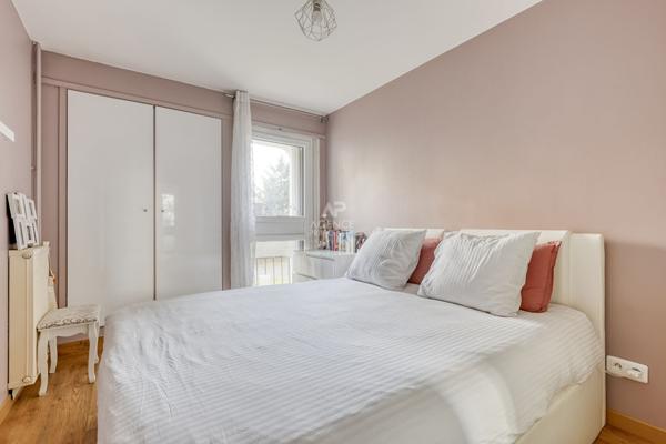 Nanterre limite Rueil joli 3 pièces de 68 m² avec balcon €330 000 ** - Référence 14998