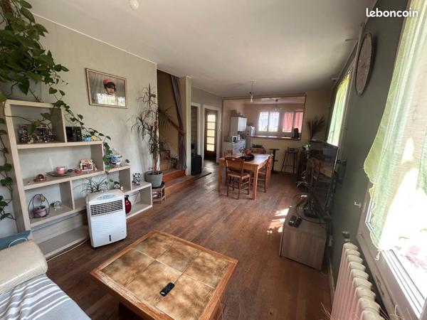 Maison
         4 pièces
        - 85 m² 225 000 € *