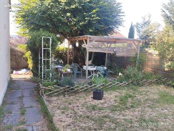 Maison
         4 pièces
        - 85 m² 225 000 € *