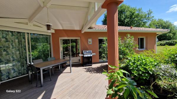 Carcarès-Sainte-Croix (40400) Maison plain-pied 217 m2 - 5 chambres - Piscine - Parc 1,4 hectare - DPE B - Carcares Sainte Croix