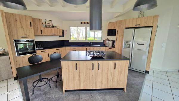 Carcarès-Sainte-Croix (40400) Maison plain-pied 217 m2 - 5 chambres - Piscine - Parc 1,4 hectare - DPE B - Carcares Sainte Croix