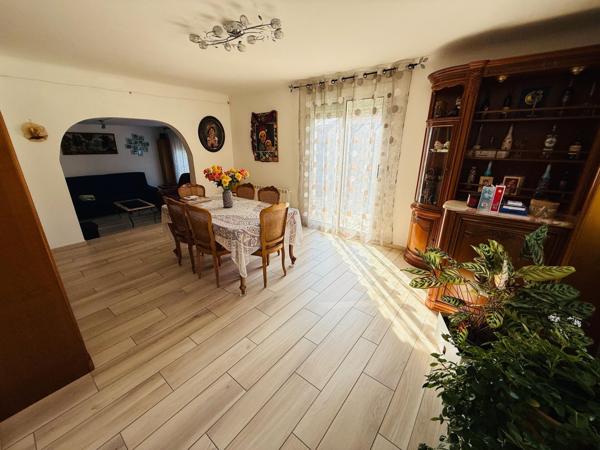 Maison 7 pièces avec piscine et garage