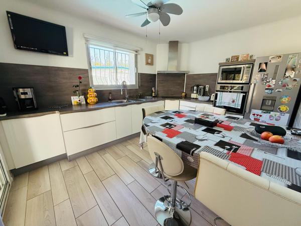 Maison 7 pièces avec piscine et garage