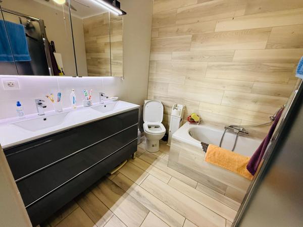 Maison 7 pièces avec piscine et garage