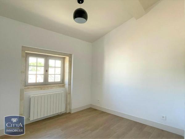 Appartement à louer 3 pièces 86.7m² Nîmes (30900)