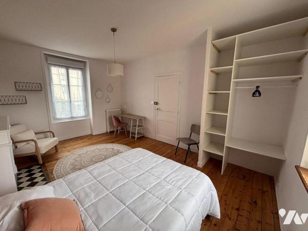 Ensemble immobilier composé de 6 chambres d'étudiants