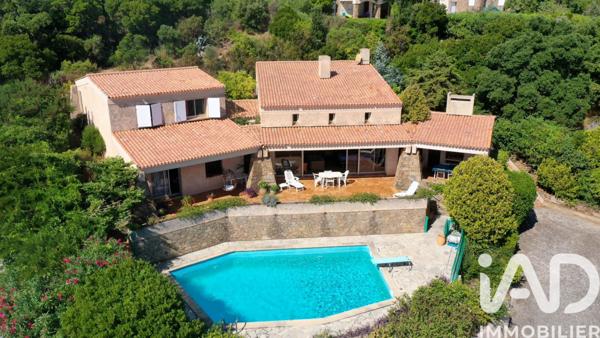 Maison à vendre 6 pièces 180 m² Cavalaire-sur-Mer