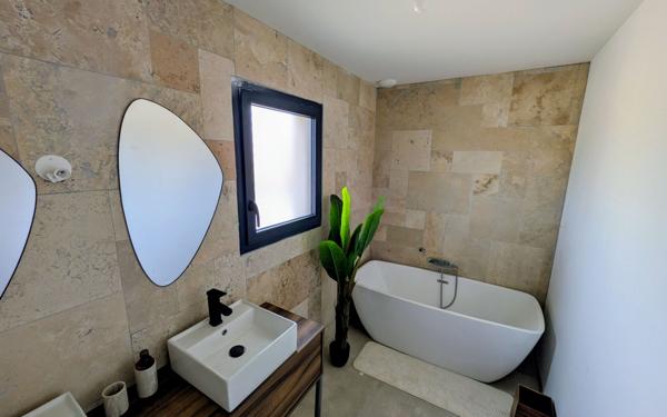 Maison à vendre    5 pièces • 140 m2 Mours-Saint-Eusèbe