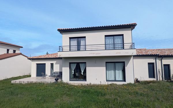 Maison à vendre    5 pièces • 140 m2 Mours-Saint-Eusèbe