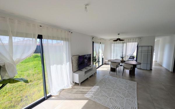 Maison à vendre    5 pièces • 140 m2 Mours-Saint-Eusèbe