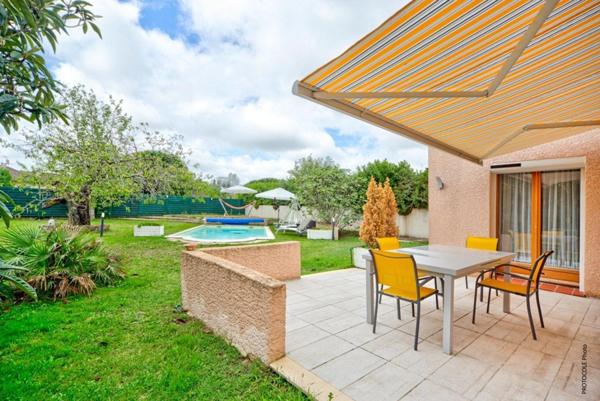 Maison 5 Pièces Plain pied avec Piscine