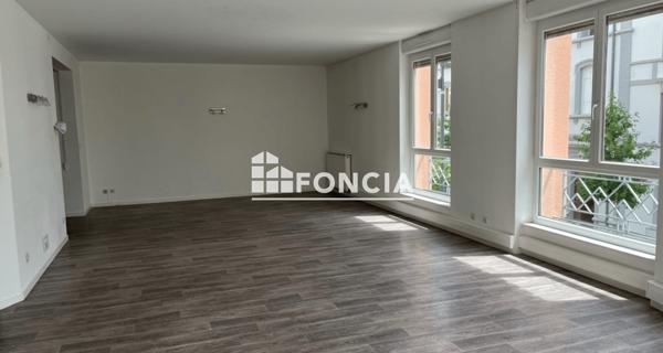 Location Appartement 4 pièces 143.86 m² - Roanne 42300