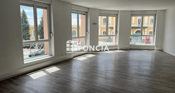 Location Appartement 4 pièces 143.86 m² - Roanne 42300
