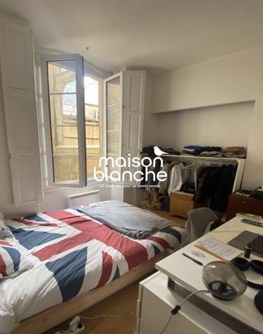 VIEUX BORDEAUX , À DEUX PAS DE LA GROSSE CLOCHE: T2 MEUBLÉ DE 43m2 AVEC DEUX BALCONS!