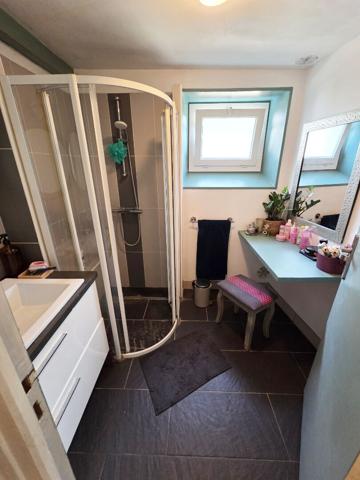 Maison ancienne avec du potentiel !