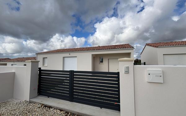 Maison à vendre    4 pièces •  Cravans