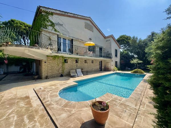 Maison familiale avec piscine - Villeneuve les Avignon