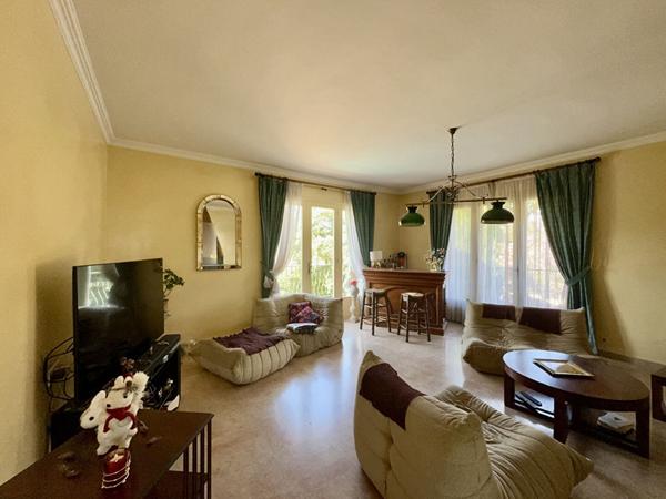 Maison familiale avec piscine - Villeneuve les Avignon