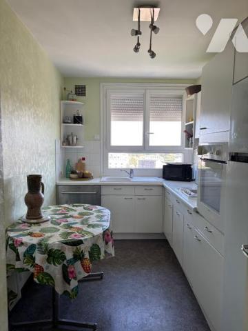 APPARTEMENT 3 CHAMBRES AVEC BALCON