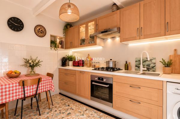 Paris 18e - Grande Carrière - Maison avec jardin - Bien unique