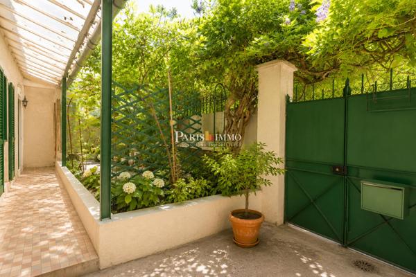 Paris 18e - Grande Carrière - Maison avec jardin - Bien unique