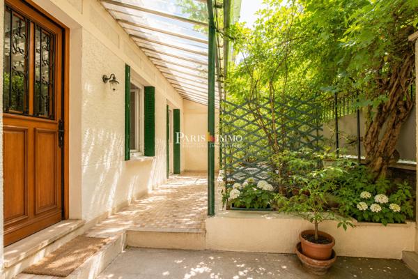 Paris 18e - Grande Carrière - Maison avec jardin - Bien unique