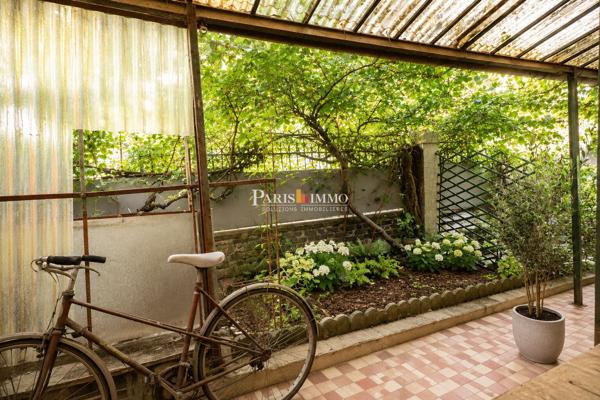 Paris 18e - Grande Carrière - Maison avec jardin - Bien unique
