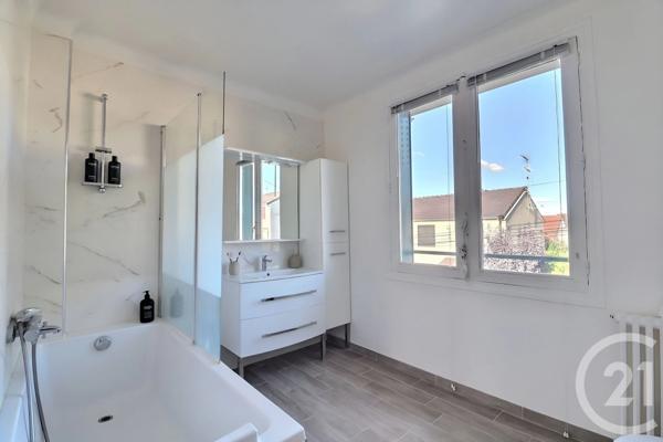 Maison à vendre  4 pièces - 84,37 m 2   VAUJOURS  - 93