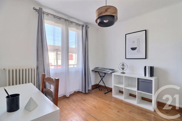 Maison à vendre  4 pièces - 84,37 m 2   VAUJOURS  - 93