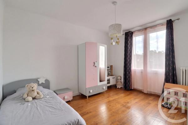 Maison à vendre  4 pièces - 84,37 m 2   VAUJOURS  - 93