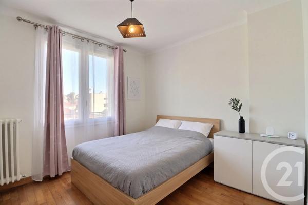 Maison à vendre  4 pièces - 84,37 m 2   VAUJOURS  - 93