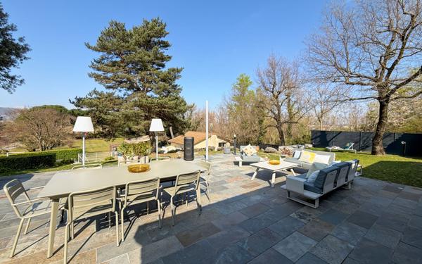 Maison à vendre    5 pièces •  La Roche-de-Glun