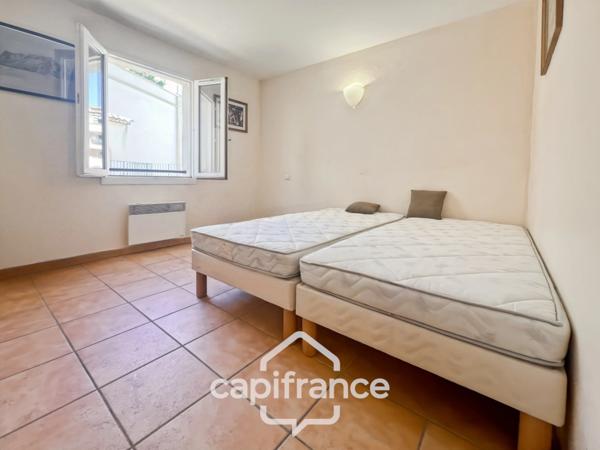 DOMAINE DE PONT ROYAL SECTEUR RESIDENTIEL APPARTEMENT climatisé DE 68 M2 DEUX CHAMBRES climatisées, terrasse, PISCINE